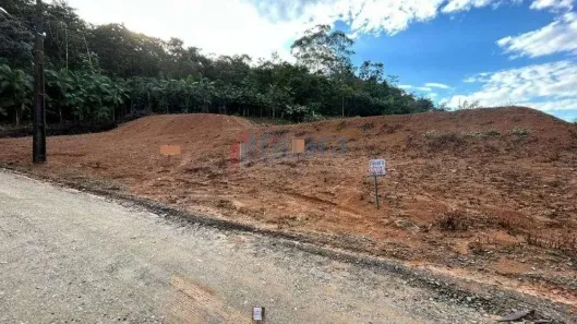 Lote/Terreno à venda, 690m² no Amizade, Guaramirim