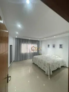 Sobrado com 5 Quartos à venda, 300m² no Esplanada Santa Helena, Taubaté