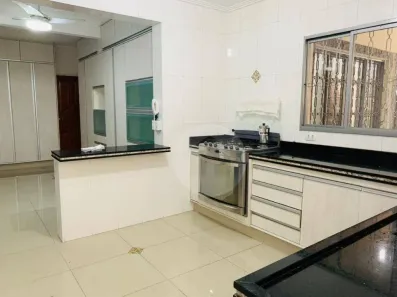 Casa com 3 Quartos para alugar, 246m² no Jardim Rafael, Caçapava