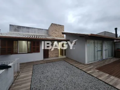 Casa com 1 Quarto para alugar, 80m² no Carianos, Florianópolis