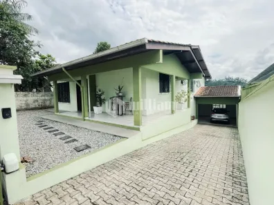 Casa com 3 Quartos à venda, 238m² no Bateas, Brusque