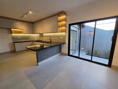 Casa com 3 Quartos para alugar, 125m² no Prolongamento Jardim Ângela Rosa, Franca