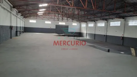Galpão/Depósito/Armazém para alugar, 900m² no Jardim Carvalho, Bauru