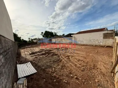 Lote/Terreno à venda, 750m² no Vila São José, São Carlos