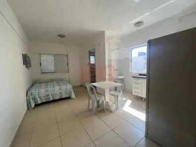 Apartamento com 1 Quarto para alugar, 24m² no Zona 07, Maringá