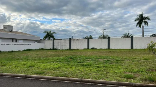 Lote/Terreno à venda, 300m² no Parque Residencial Mart Ville, Presidente Prudente