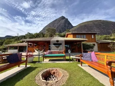 Casa com 4 Quartos à venda, 334m² no Cuiabá, Petrópolis