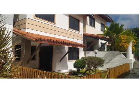 Casa de Condomínio com 4 Quartos para alugar, 165m² no Buraquinho, Lauro de Freitas