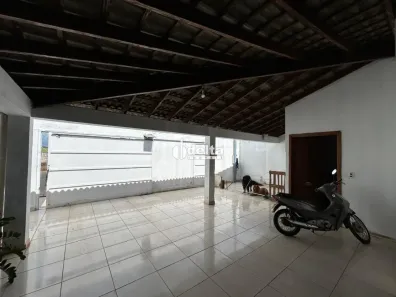 Casa com 2 Quartos à venda, 234m² no Aclimação, Uberlândia