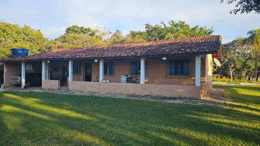Fazenda/Sítio com 3 Quartos à venda, 250m² no , Sarapuí