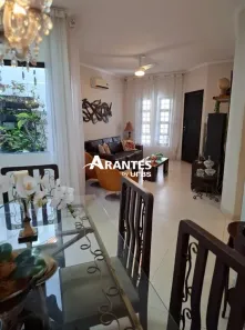 Casa com 3 Quartos à venda, 300m² no Cidade Jardim, Uberlândia