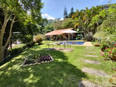 Casa de Condomínio com 2 Quartos à venda, 92m² no Nogueira, Petrópolis