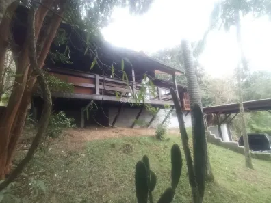 Casa com 3 Quartos para alugar, 245m² no Boa Vista, Biguaçu