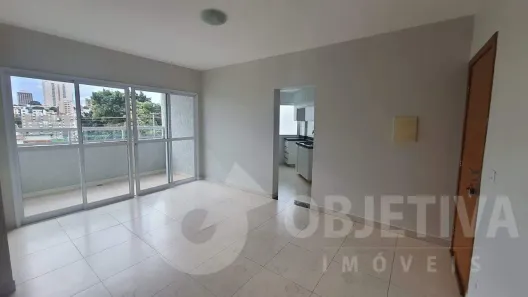 Apartamento com 2 Quartos para alugar, 70m² no Centro, Uberlândia