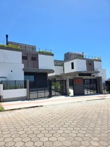 Casa de Condomínio com 2 Quartos à venda, 127m² no Garopaba, Garopaba