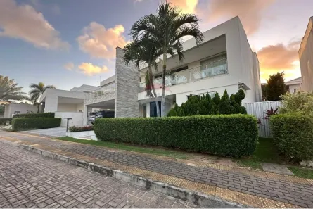 Casa com 4 Quartos à venda, 450m² no Lagoa Nova, Natal