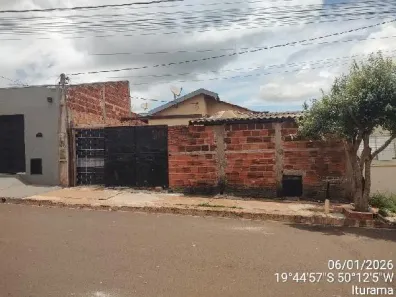 Casa com 2 Quartos à venda, 180m² no , Iturama