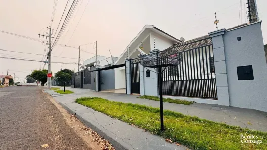 Casa com 3 Quartos à venda, 123m² no Jardim Monte Rei, Maringá
