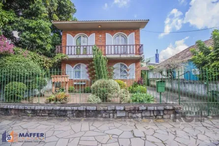 Casa com 3 Quartos à venda, 204m² no Santa Maria Goretti, Porto Alegre