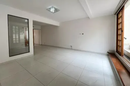 Casa com 3 Quartos à venda, 230m² no Indianópolis, São Paulo