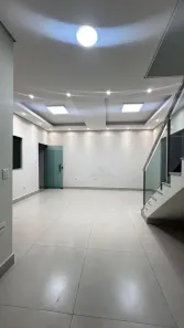 Sobrado com 3 Quartos à venda, 170m² no Segismundo Pereira, Uberlândia