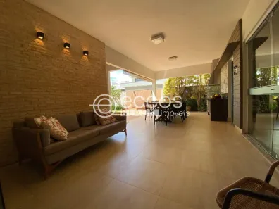 Casa com 3 Quartos à venda, 248m² no Nova Uberlândia, Uberlândia
