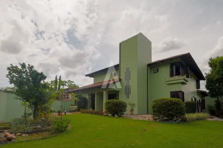 Sobrado com 4 Quartos à venda, 352m² no Costa e Silva, Joinville