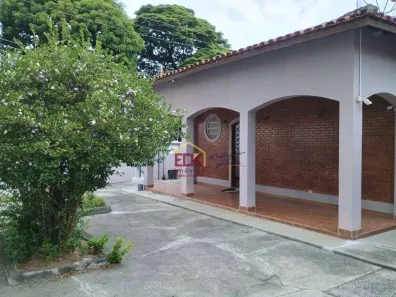Casa com 3 Quartos à venda, 184m² no Vila São José, Taubaté