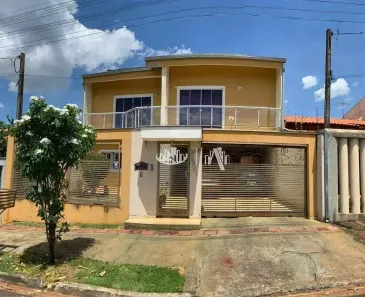Casa com 4 Quartos à venda, 225m² no Parque Residencial Joaquim Toledo Piza, Londrina