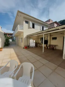 Casa com 4 Quartos para alugar, 320m² no Coqueiros, Florianópolis