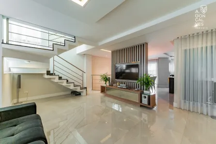 Casa de Condomínio com 3 Quartos para alugar, 232m² no Uberaba, Curitiba