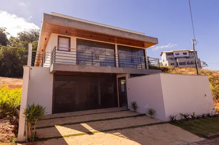 Casa de Condomínio com 3 Quartos para alugar, 243m² no , Tiradentes