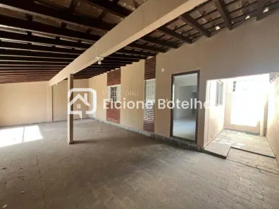 Casa com 3 Quartos para alugar, 150m² no Segismundo Pereira, Uberlândia