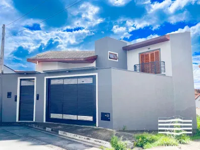 Sobrado com 4 Quartos à venda, 220m² no Borda da Mata, Caçapava