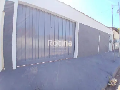 Casa com 3 Quartos para alugar, 120m² no Pacaembu, Uberlândia