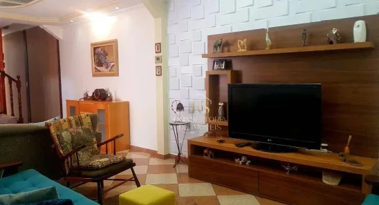 Sobrado com 3 Quartos à venda, 176m² no Vila Figueira, Suzano