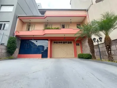 Casa com 4 Quartos à venda, 305m² no Centro, Caxias do Sul