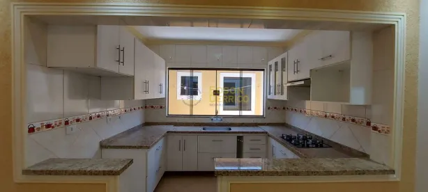 Sobrado com 3 Quartos à venda, 202m² no Loteamento Alfredo Abilio Flores, Pindamonhangaba