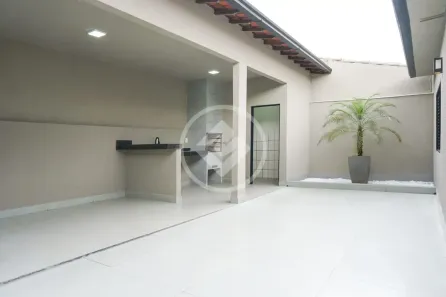 Casa com 3 Quartos à venda, 260m² no Santa Mônica, Uberlândia