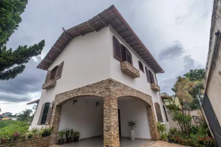 Casa com 6 Quartos à venda, 400m² no Santa Amélia, Belo Horizonte