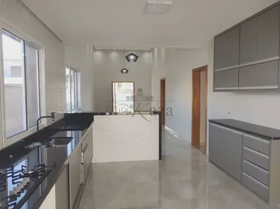 Casa de Condomínio com 3 Quartos para alugar, 170m² no Condomínio Residencial Fogaça, Jacareí