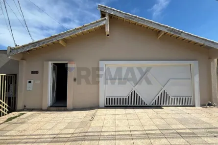 Casa com 5 Quartos à venda, 250m² no Conjunto Habitacional Araguaia, Barra do Garças
