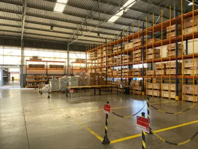 Galpão/Depósito/Armazém para alugar, 1650m² no Piratininga, Osasco