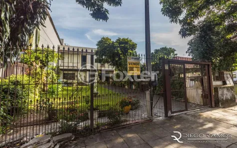 Casa com 5 Quartos à venda, 250m² no Santa Maria Goretti, Porto Alegre