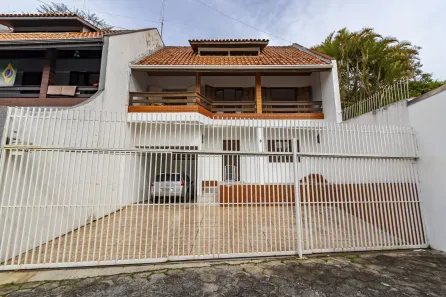 Sobrado com 3 Quartos à venda, 223m² no Guabirotuba, Curitiba