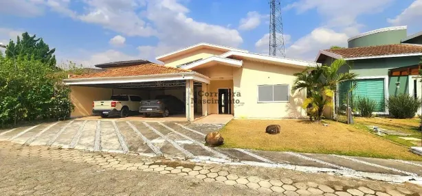 Casa com 3 Quartos para alugar, 350m² no Jardim Santa Maria, Jacareí