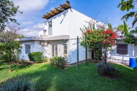 Casa com 4 Quartos à venda, 235m² no Jardim Leonor, São Paulo