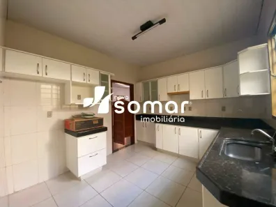 Imóvel Comercial com 3 Quartos para alugar, 150m² no Centro, Divinópolis