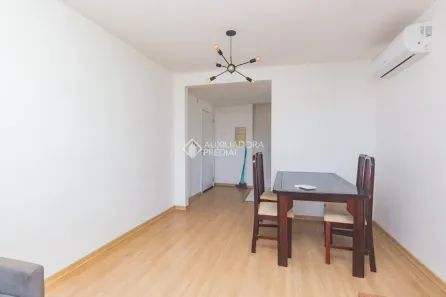 Apartamento com 3 Quartos para alugar, 80m² no Partenon, Porto Alegre