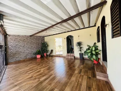 Casa com 3 Quartos à venda, 300m² no Setor Centro Oeste, Goiânia